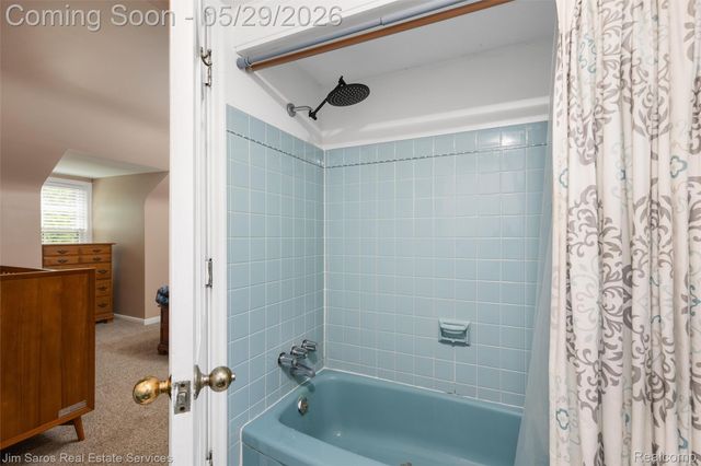 820 Westchester Road, Grosse Pointe Park, MI 48230