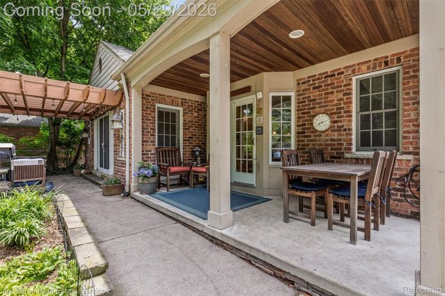 820 Westchester Road, Grosse Pointe Park, MI 48230