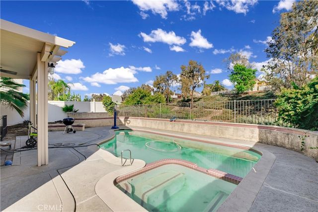 39878 Avenida Miguel Oeste, Murrieta, CA 92563