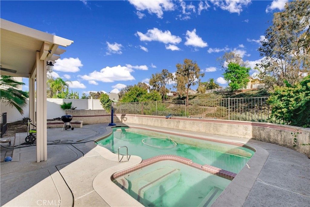 Image 25 of property listing at 39878 Avenida Miguel Oeste, Murrieta, CA 92563