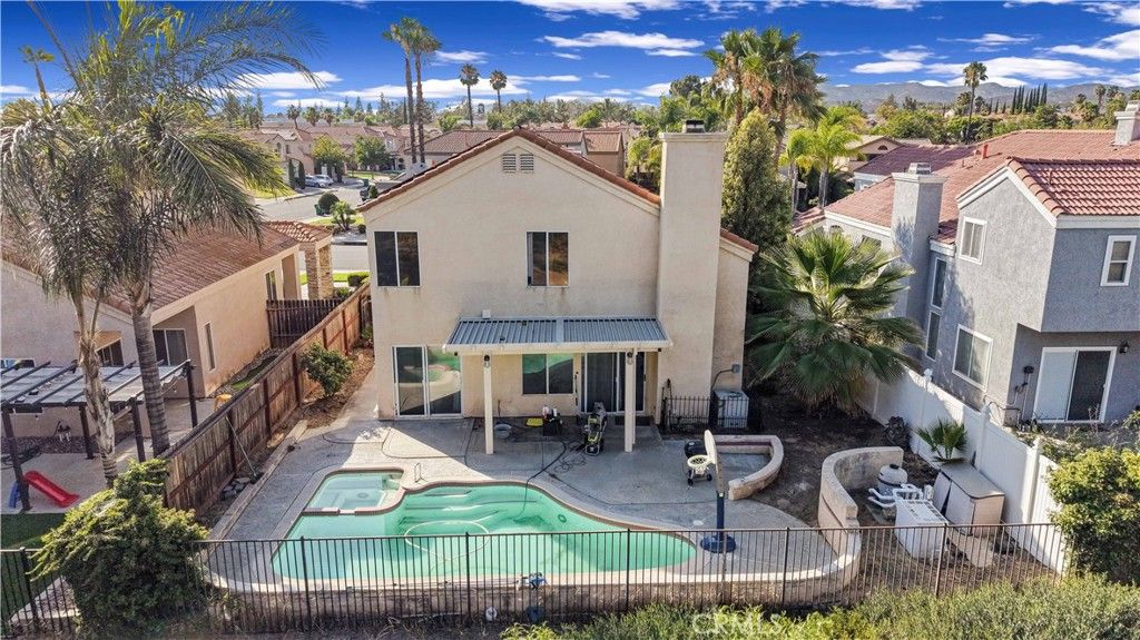 Image 3 of property listing at 39878 Avenida Miguel Oeste, Murrieta, CA 92563
