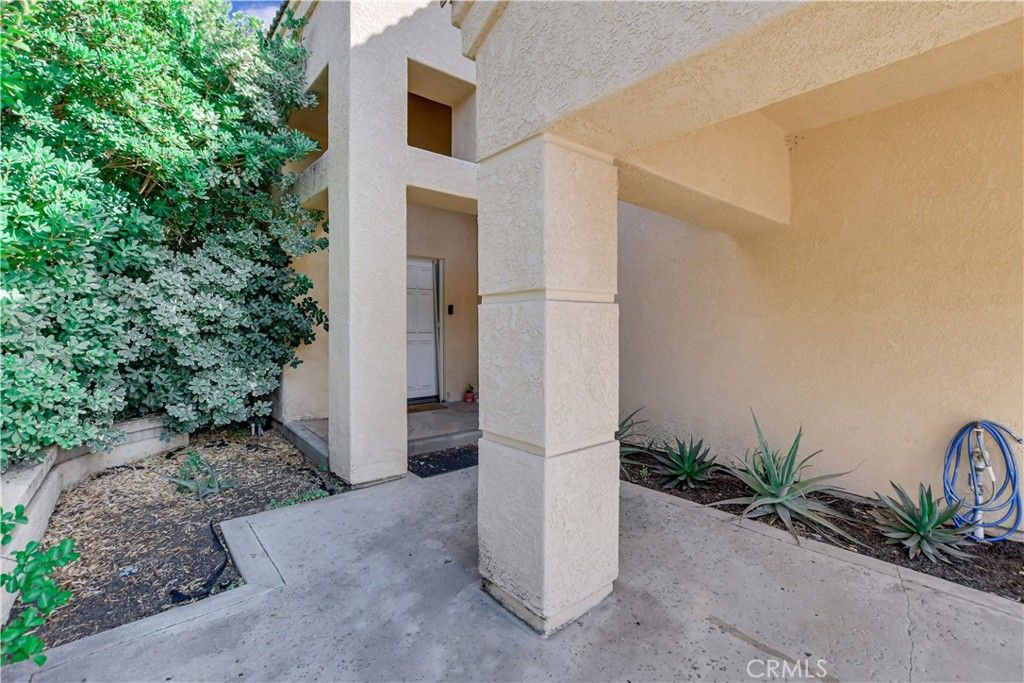 Image 9 of property listing at 39878 Avenida Miguel Oeste, Murrieta, CA 92563