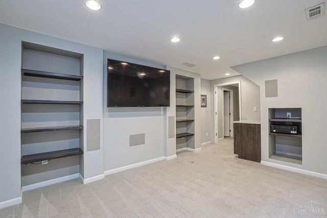 9864 Timbers Drive, Blue Ash, OH 45242