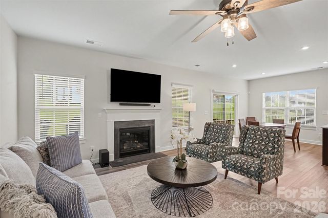 8504 Everwood Avenue, Huntersville, NC 28078