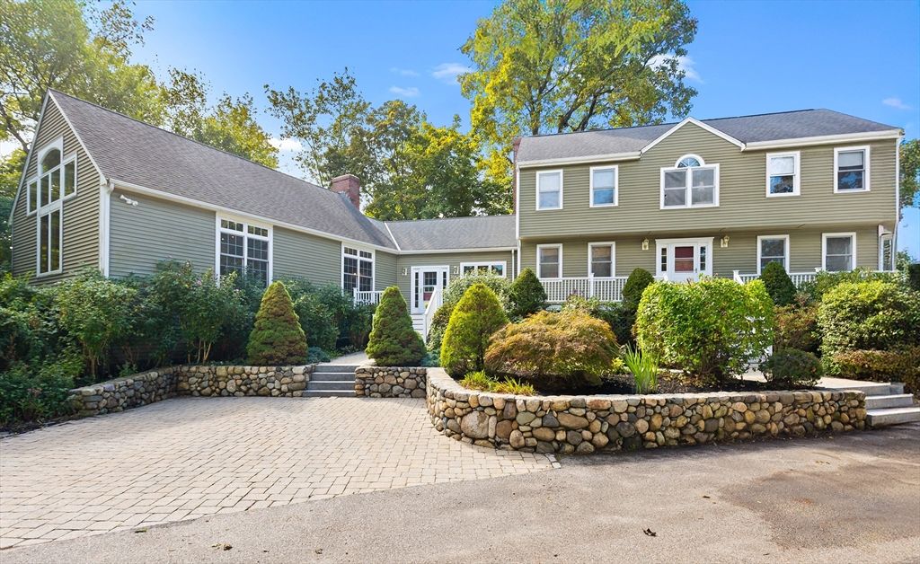 2 Langlee Rd, Hingham, MA 02043