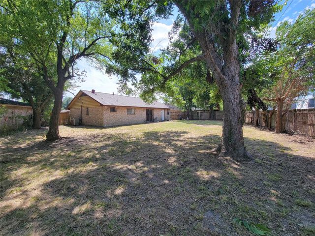 8618 Iron Liege Court, Houston, TX 77088