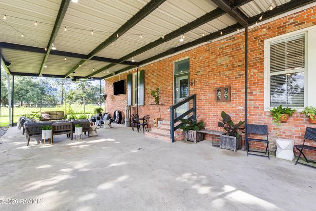 4961 Verot School Road, Youngsville, LA 70592
