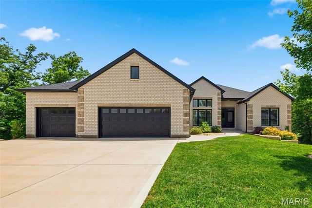 222 Redmond Pines Drive, Wentzville, MO 63385