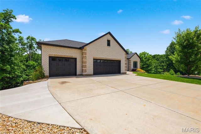 222 Redmond Pines Drive, Wentzville, MO 63385