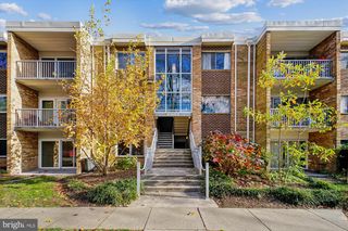 2903 CHARING CROSS RD #11/1, Falls Church, VA 22042