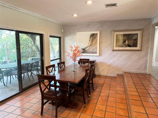 400 Juniper RD, West Lake Hills, TX 78746