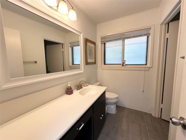 400 Juniper RD, West Lake Hills, TX 78746