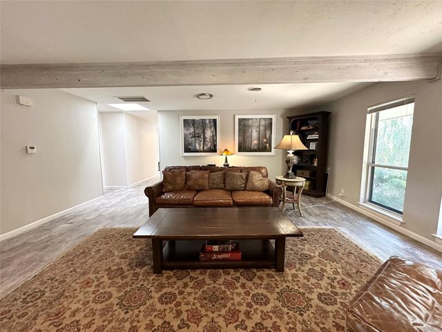 400 Juniper RD, West Lake Hills, TX 78746