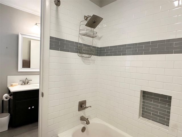 400 Juniper RD, West Lake Hills, TX 78746