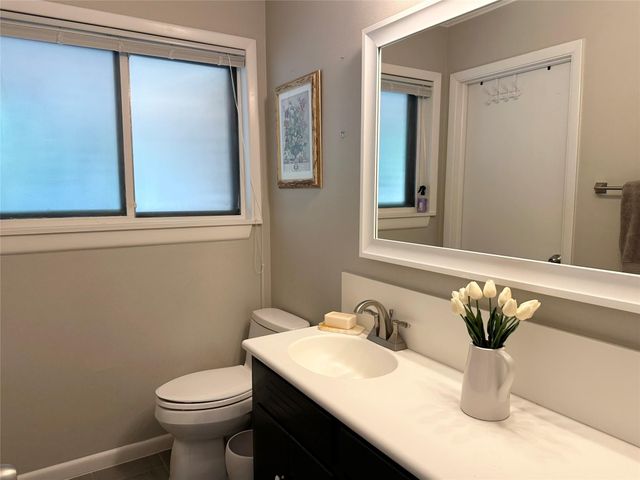 400 Juniper RD, West Lake Hills, TX 78746