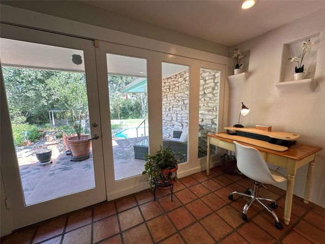 400 Juniper RD, West Lake Hills, TX 78746