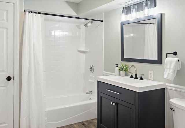 6 Beals Cove Rd H, Hingham, MA 02043