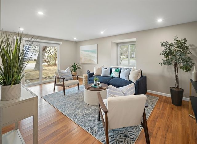 6 Beals Cove Rd H, Hingham, MA 02043