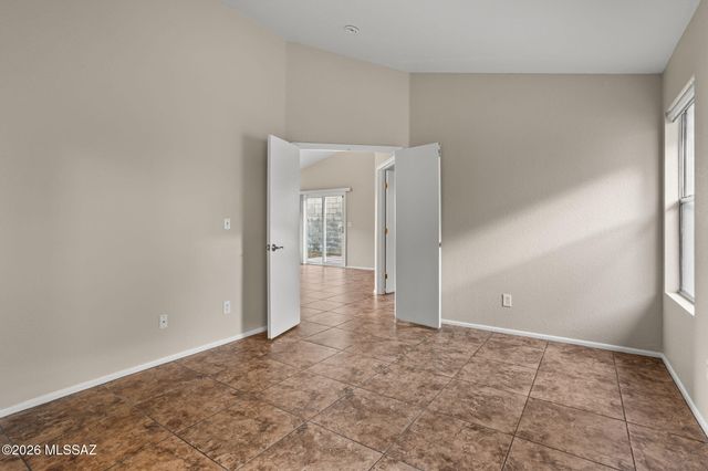 2555 W Brogan Street, Tucson, AZ 85745