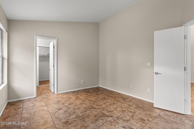 2555 W Brogan Street, Tucson, AZ 85745