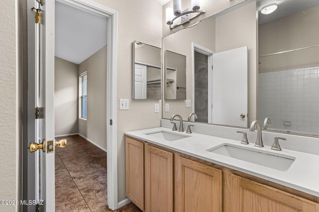 2555 W Brogan Street, Tucson, AZ 85745