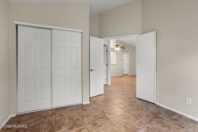 2555 W Brogan Street, Tucson, AZ 85745