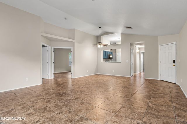 2555 W Brogan Street, Tucson, AZ 85745
