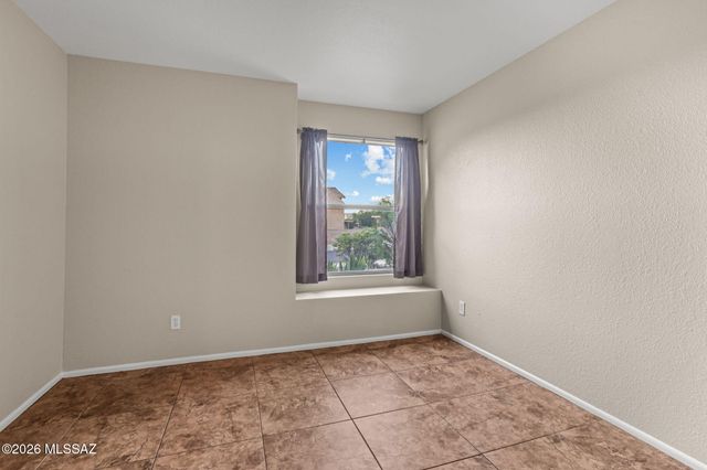 2555 W Brogan Street, Tucson, AZ 85745