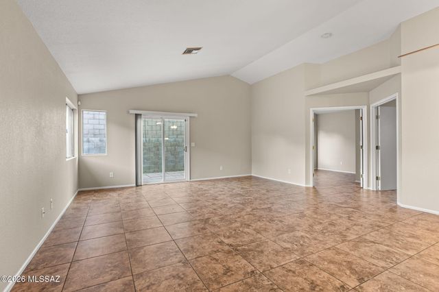 2555 W Brogan Street, Tucson, AZ 85745