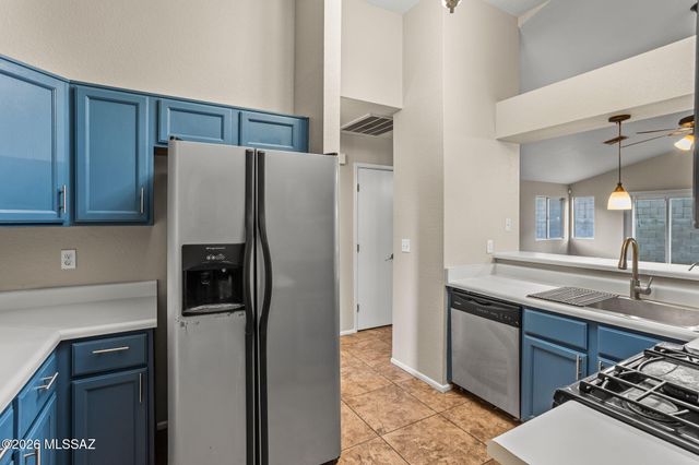 2555 W Brogan Street, Tucson, AZ 85745
