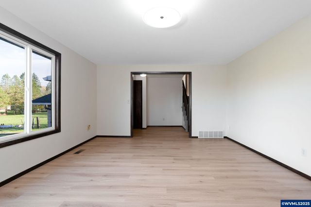 4904 Springhill Dr NW, Albany, OR 97321