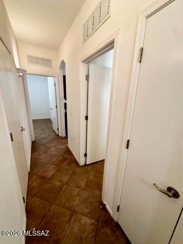 8229 W Zlacket Drive, Tucson, AZ 85757