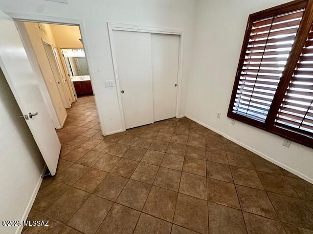 8229 W Zlacket Drive, Tucson, AZ 85757