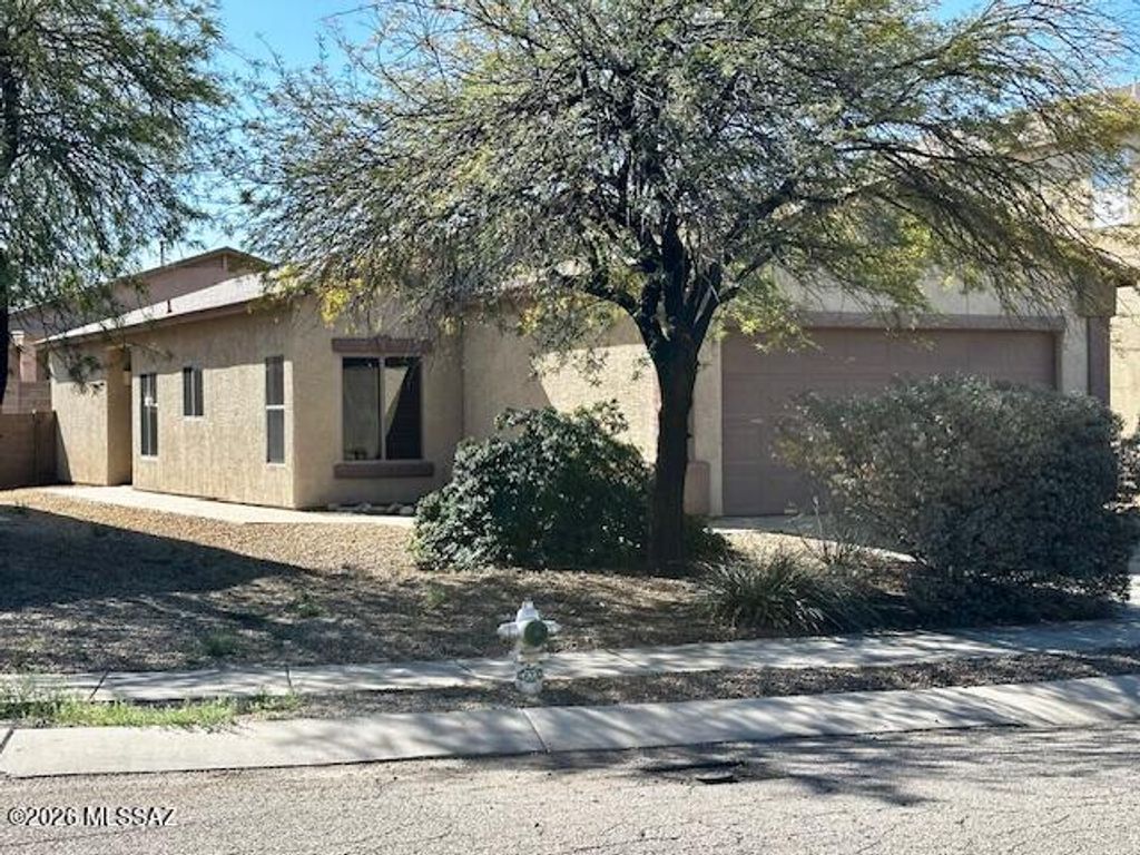 8229 W Zlacket Drive, Tucson, AZ 85757