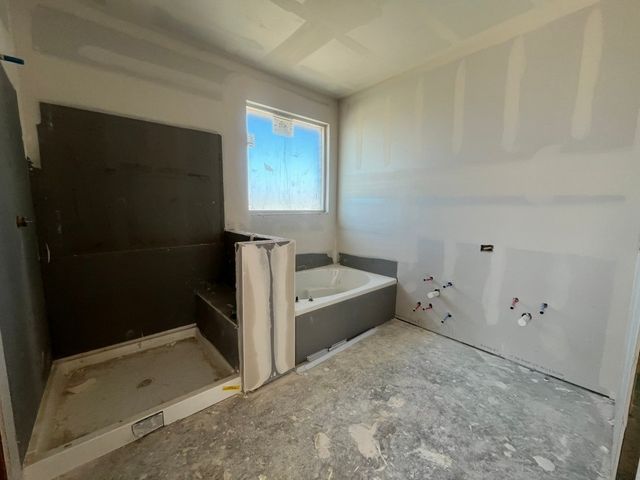 1004 Elmstead Drive, Fort Worth, TX 76108