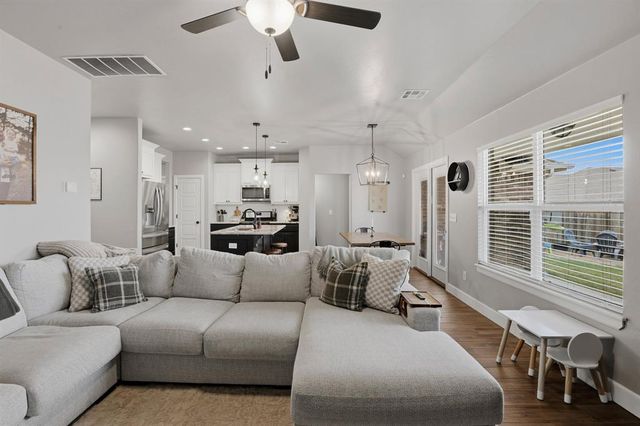 1100 Garrett Farm Road, Newcastle, OK 73065