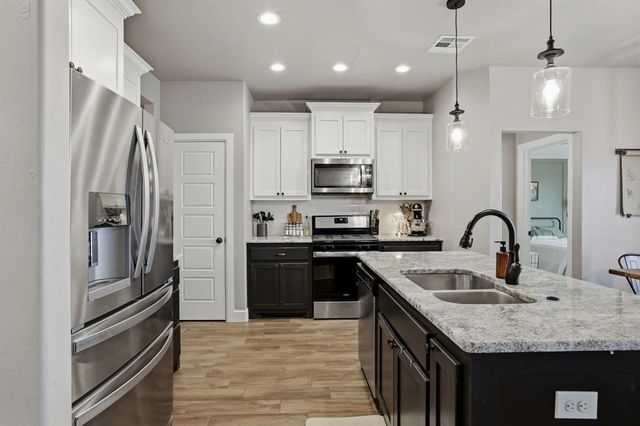 1100 Garrett Farm Road, Newcastle, OK 73065