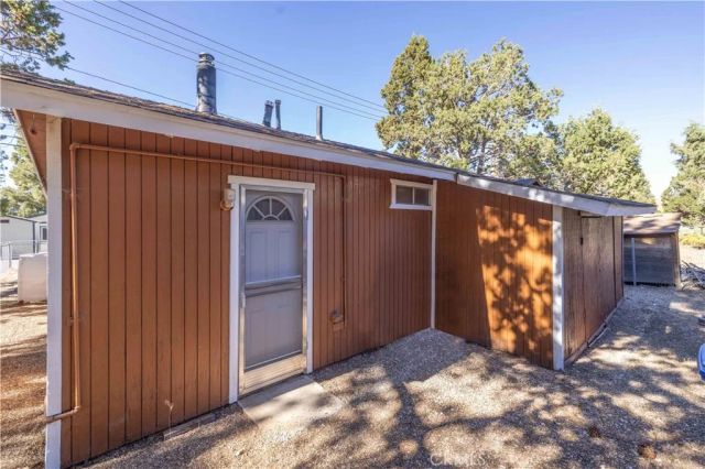 2136 5th Lane, Big Bear City, CA 92314