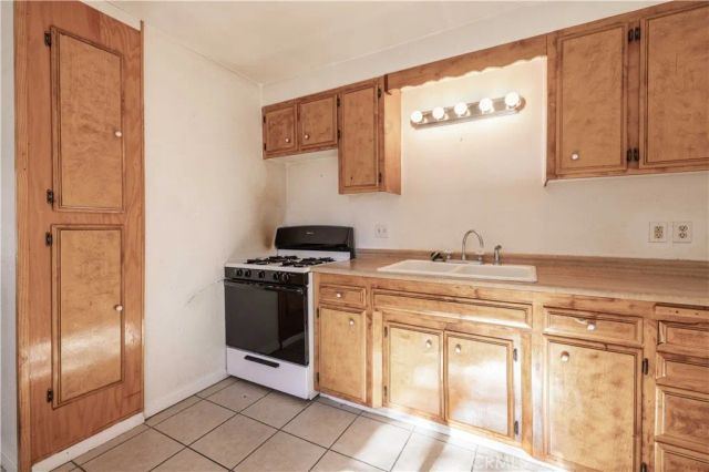 2136 5th Lane, Big Bear City, CA 92314