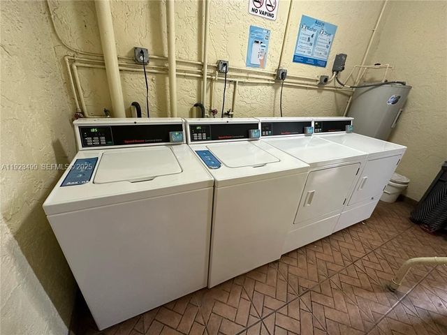 3610 NW 21st St 205, Lauderdale Lakes, FL 33311