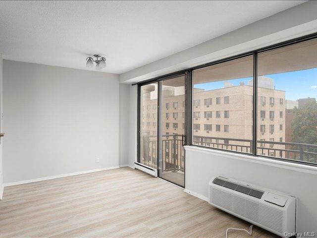15 Stewart Place 6D, White Plains, NY 10603