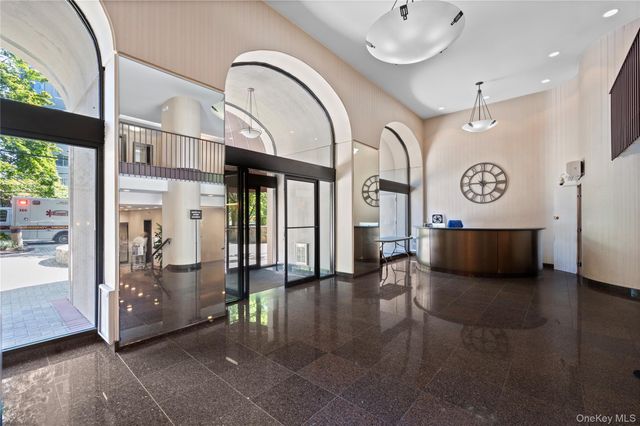 15 Stewart Place 6D, White Plains, NY 10603