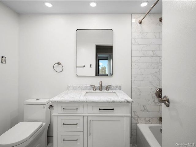 15 Stewart Place 6D, White Plains, NY 10603