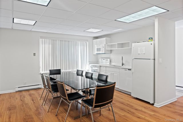15 Stewart Place 6D, White Plains, NY 10603