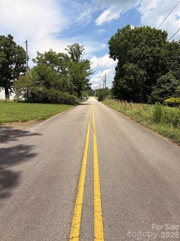 2 acres 33rd Street Drive SE, Hickory, NC 28602