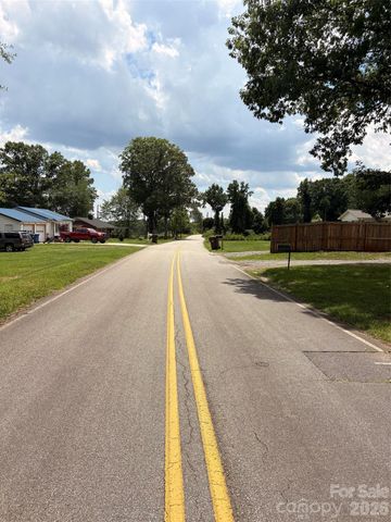 2 acres 33rd Street Drive SE, Hickory, NC 28602