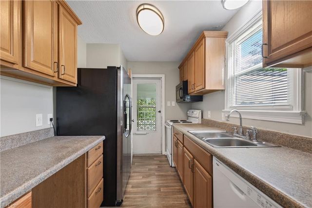 9305 Hickory ST, Norfolk, VA 23503