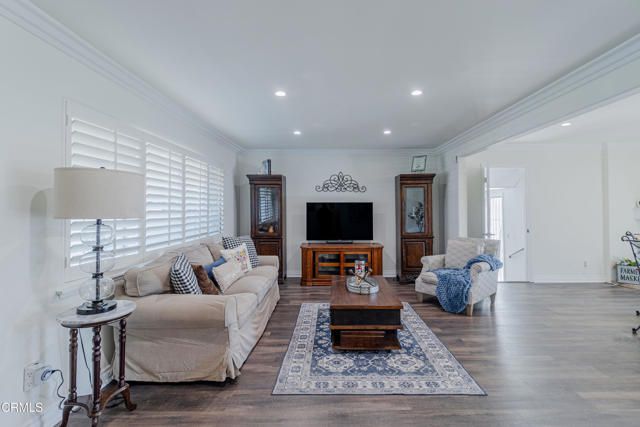 16322 Hiawatha Street, Granada Hills (los Angeles), CA 91344