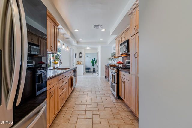 16322 Hiawatha Street, Granada Hills (los Angeles), CA 91344