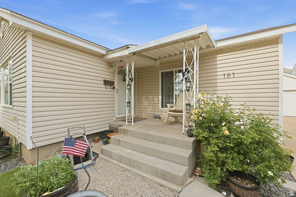 Image 2 of property listing at 181 RUSSELL AVE, Tooele, UT 84074
